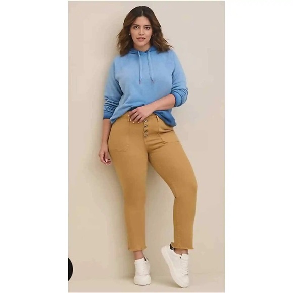 Torrid High Rise Stretch Button Fly Mom Jeans Ankle Fringe Hem Size 16 NWT - Picture 1 of 6